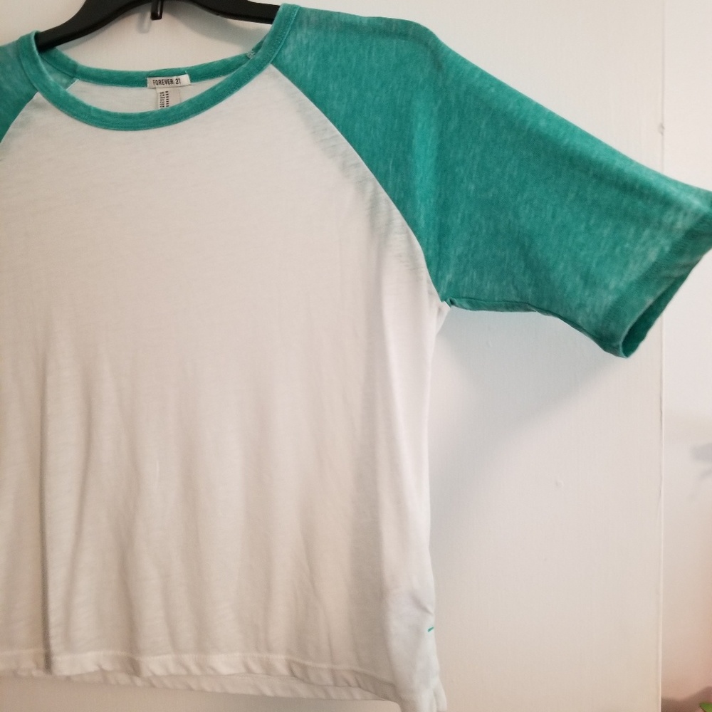 SALE NWOT Forever 21 Mid-sleeve Green Baseball Tee
